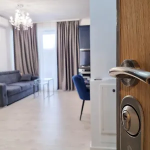 Chic Near Therme And Airport Apartament