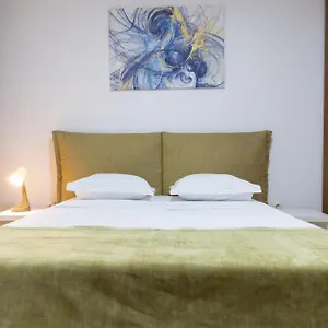 Old Town Oasis - Secured Parking Nearby - Self Check In - Metro Station At 1min Apartament