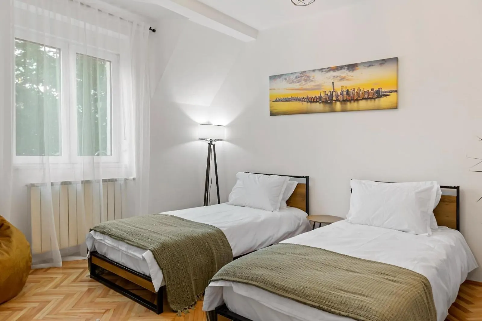 Herman Park View Cozy Apartment Boekarest